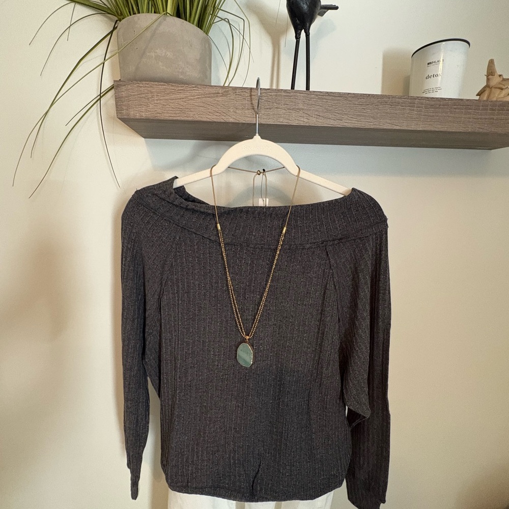 Charcoal Gray off the shoulder Knit Top NWT In Loom - Picture 3 of 8